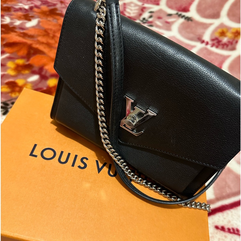 My Lock Me Chain Pochette ~Louis Vuitton purse